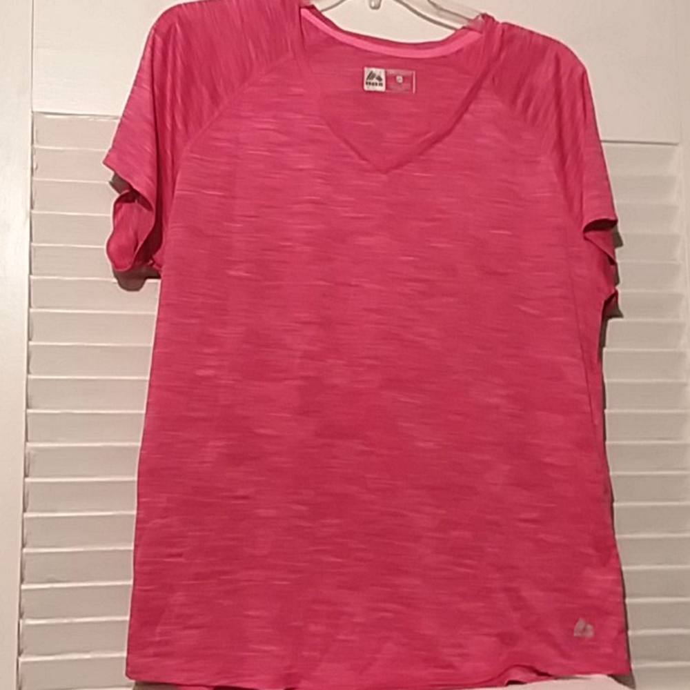 NWoT☆ Reebox Tshirt